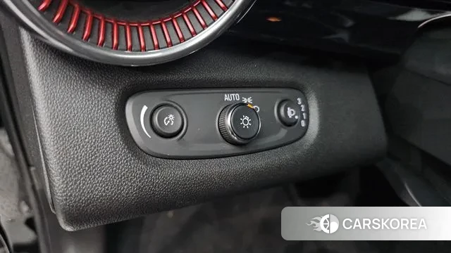Chevrolet (GM Daewoo) Trax Crossover 2023 Черный из Кореи, фото 6