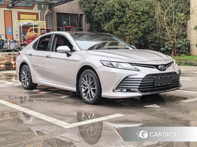 Toyota Camry 2023 Шампань из Китая, фото 6