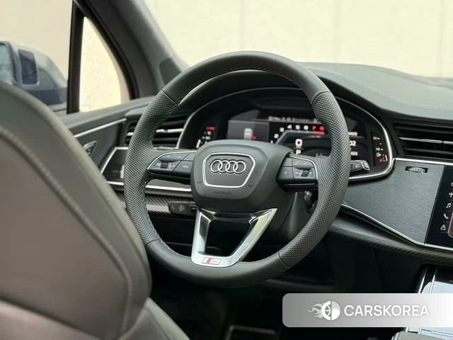 Audi SQ7 2025 Черный из Китая, фото 6