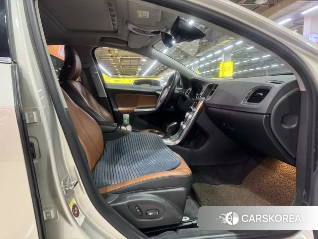 Volvo S60 2019 Шампань из Китая, фото 6