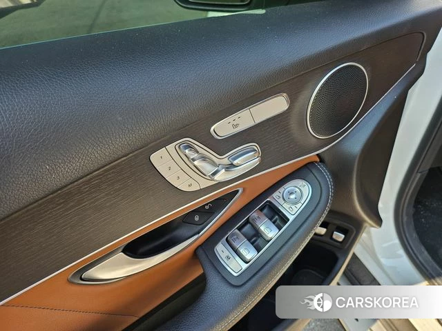 Mercedes-Benz GLC-Class X253 2021 Белый из Кореи, фото 5