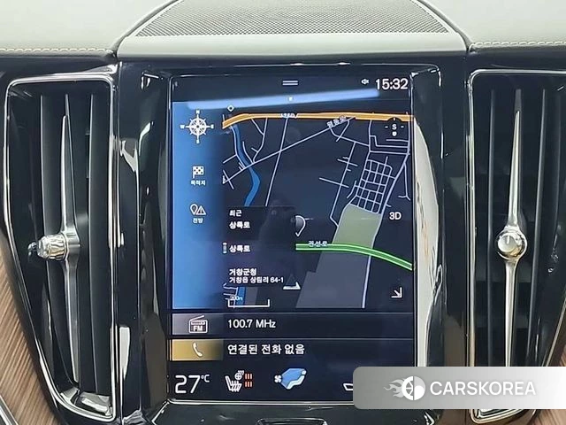 Volvo XC60 second Generation 2021 Белый из Кореи, фото 6