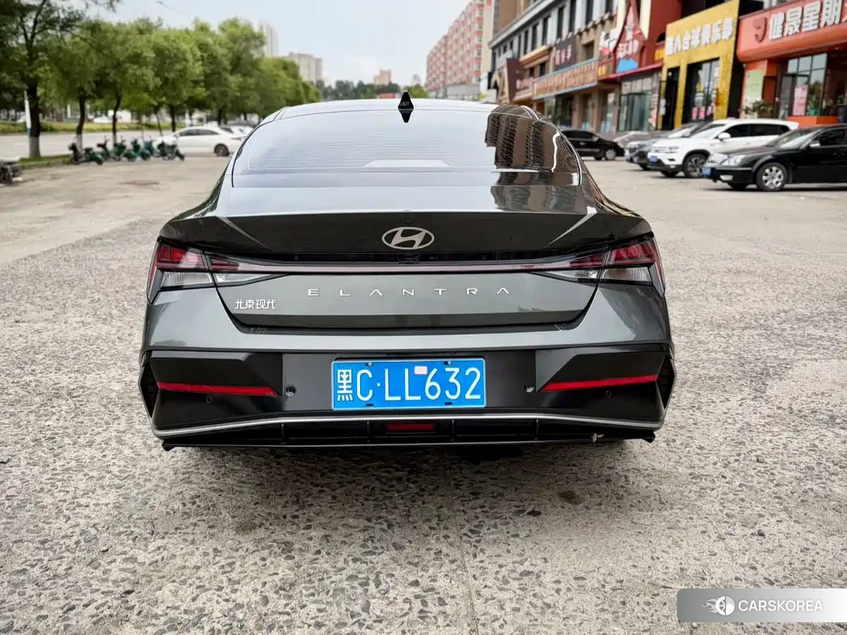 Hyundai Elantra 2023 Silver/gray из Китая, фото 6