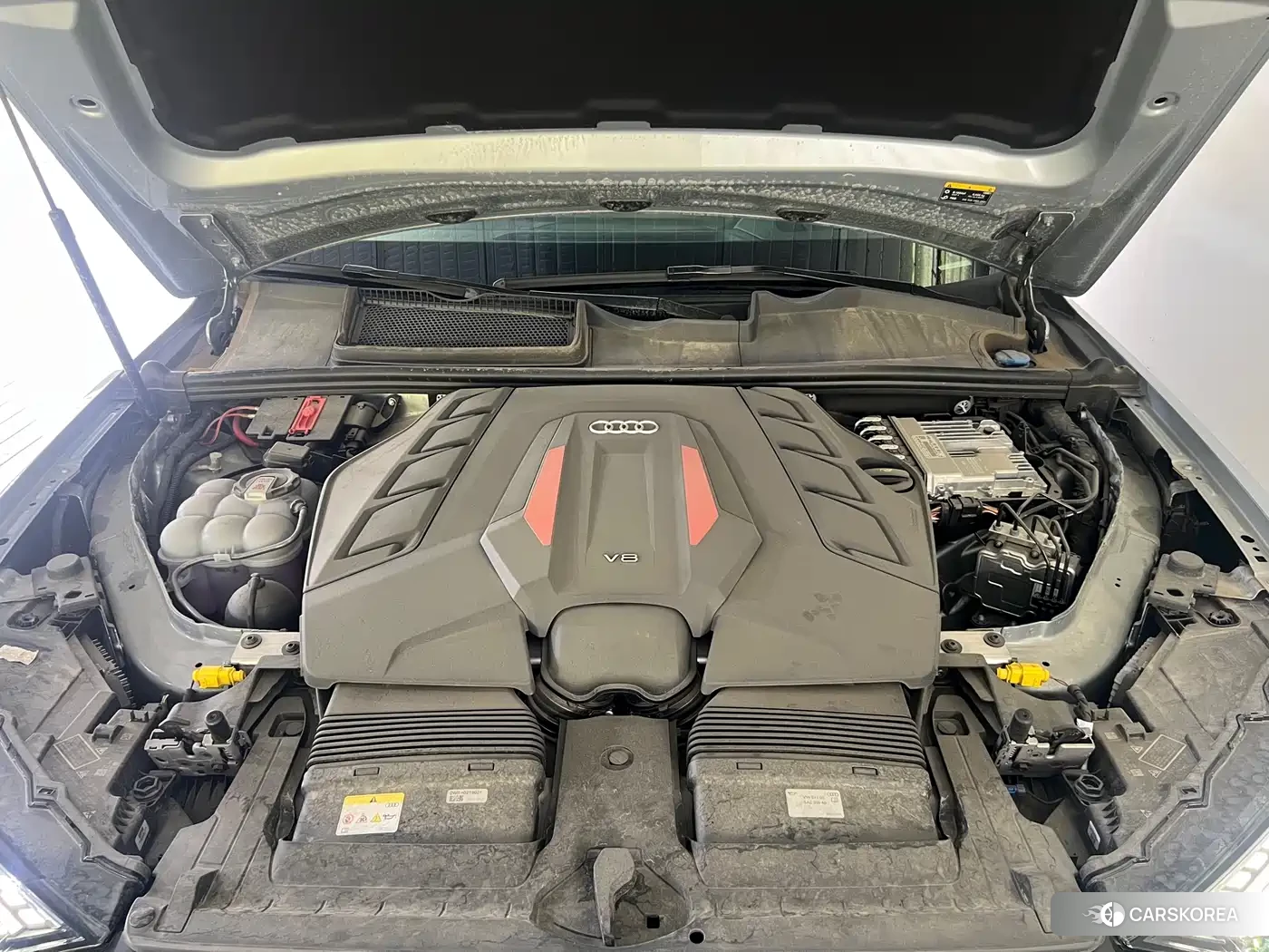 Audi SQ7 2024 Silver/gray из Китая, фото 6