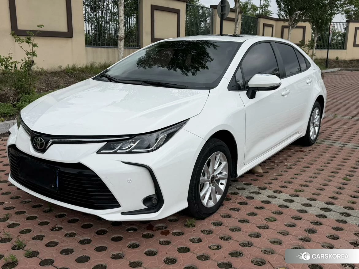 Toyota Corolla 2023 Белый из Китая, фото 6
