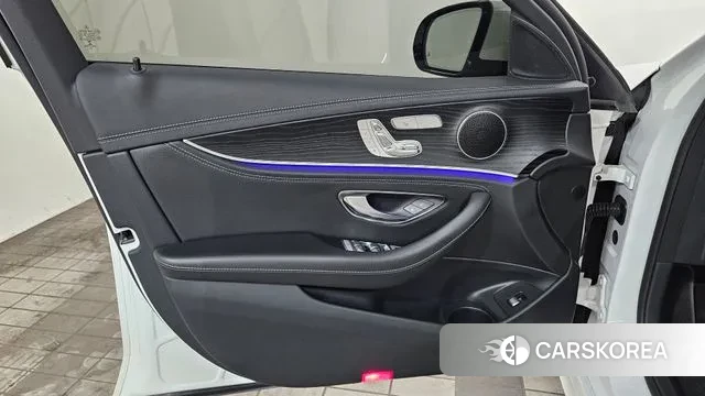 Mercedes-Benz E-Class W213 2021 Белый из Кореи, фото 6