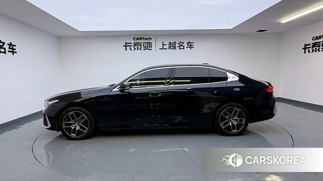 BMW i5 2024 Черный из Китая, фото 6