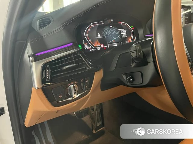 BMW 5 Series (G30) 2021 Белый из Кореи, фото 6