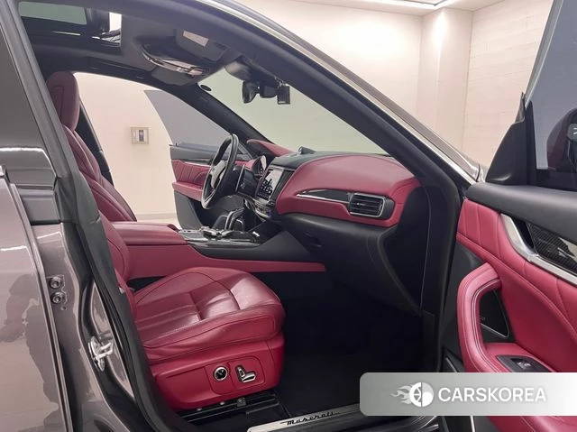 Maserati Levante 2022 Серый из Кореи, фото 6