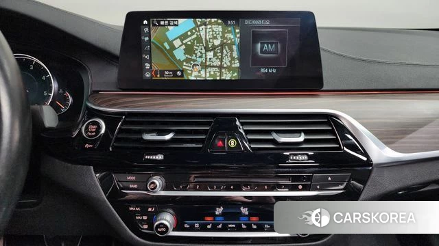 BMW 5 Series (G30) 2018 Белый из Кореи, фото 6