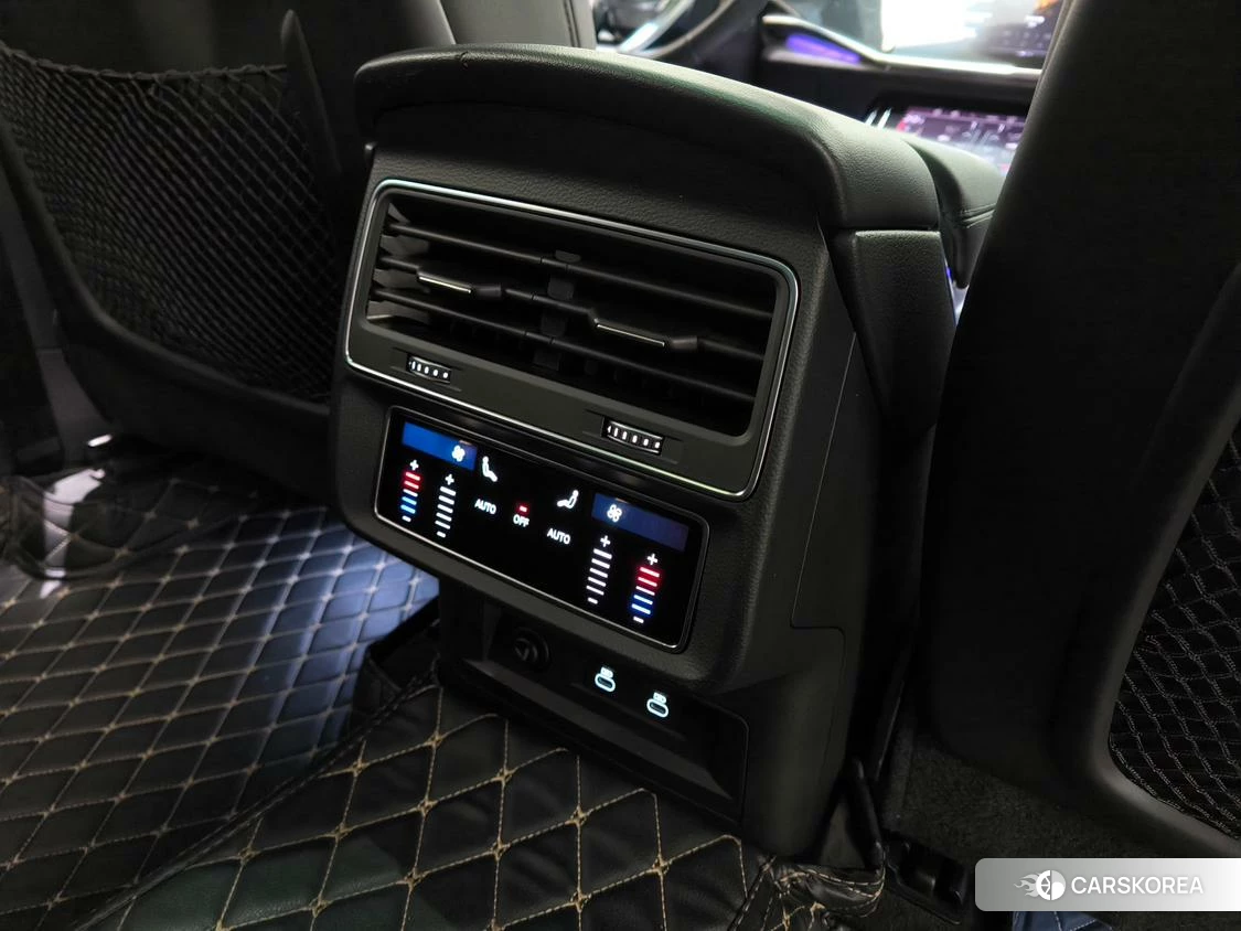Audi Q8 2021 Черный из Китая, фото 6