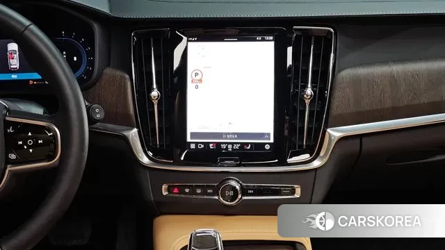 Volvo V90 Cross-Country 2023 Белый из Кореи, фото 6