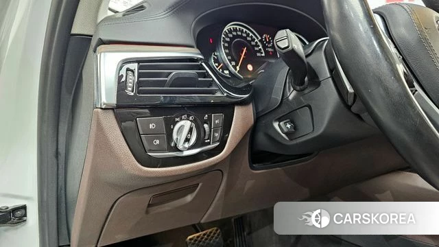 BMW 5 Series (G30) 2018 Белый из Кореи, фото 6