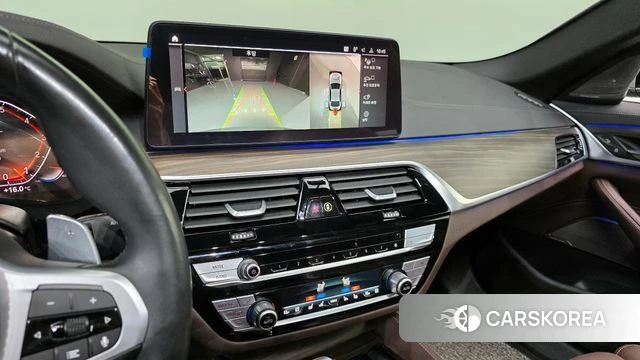 BMW 5 Series (G30) 2021 Серебристо-серый из Кореи, фото 6