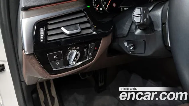 BMW 5 Series (G30) 2018 Белый из Кореи, фото 6