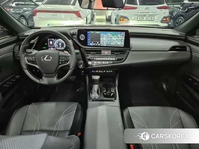 Lexus ES300h 7th generation 2025 Черный из Кореи, фото 6