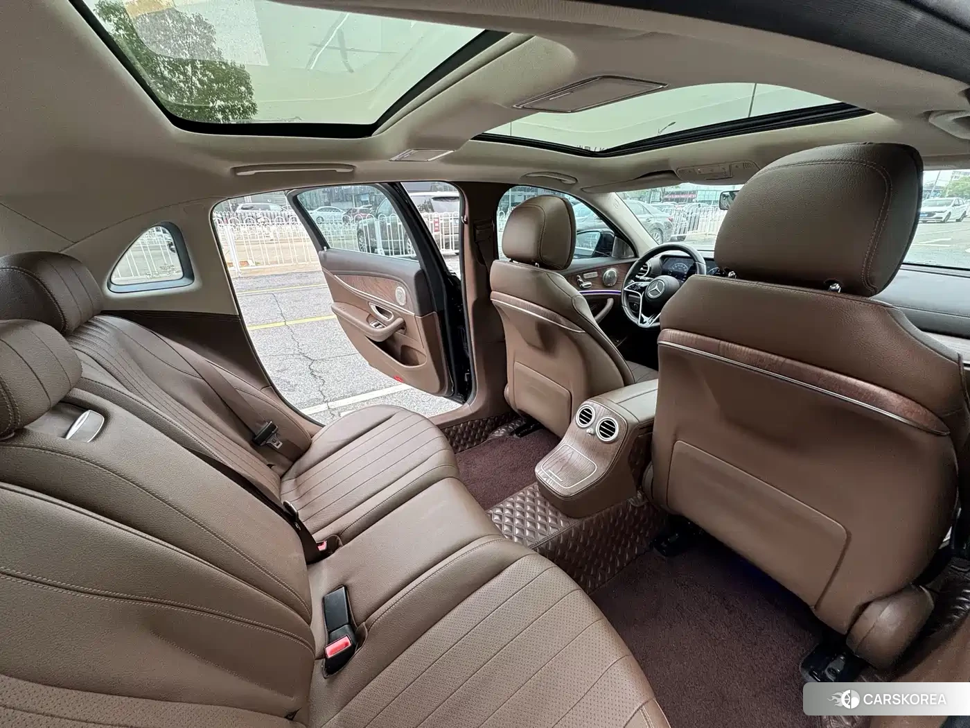 Mercedes-Benz E-Class 2023 Черный из Китая, фото 6