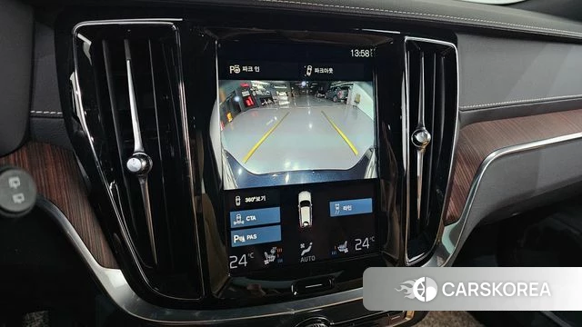 Volvo V60 Cross-Country 2nd Generation 2021 Черный из Кореи, фото 6