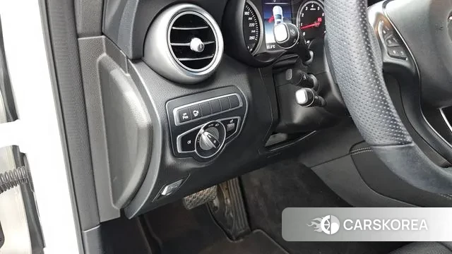 Mercedes-Benz GLC-Class X253 2019 Белый из Кореи, фото 6