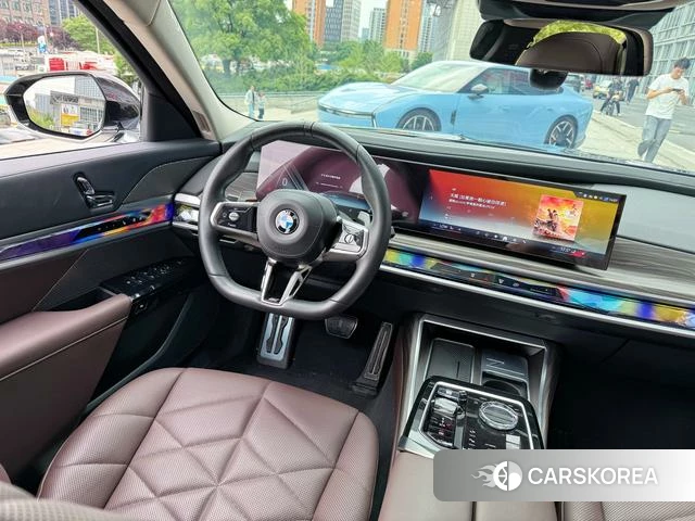BMW 7 series 2024 Черный из Китая, фото 6