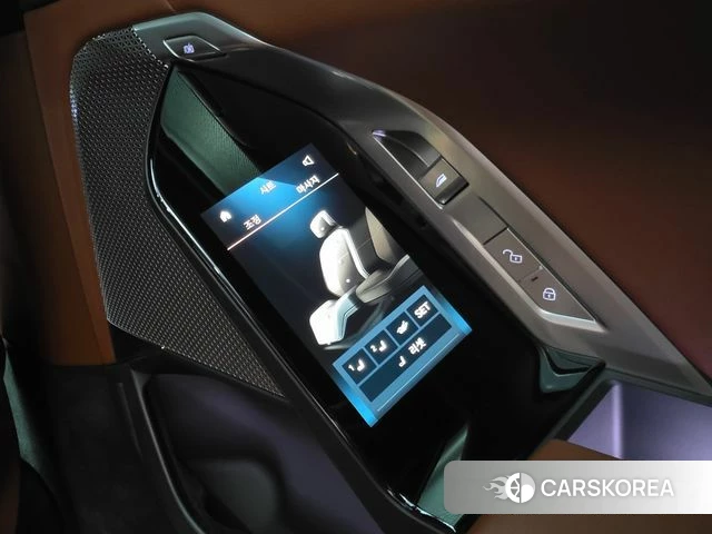 BMW 7 Series (G70) 2023 Черный из Кореи, фото 6