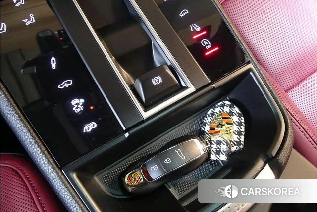 Porsche Macan 2024 Серебристо-серый из Кореи, фото 6