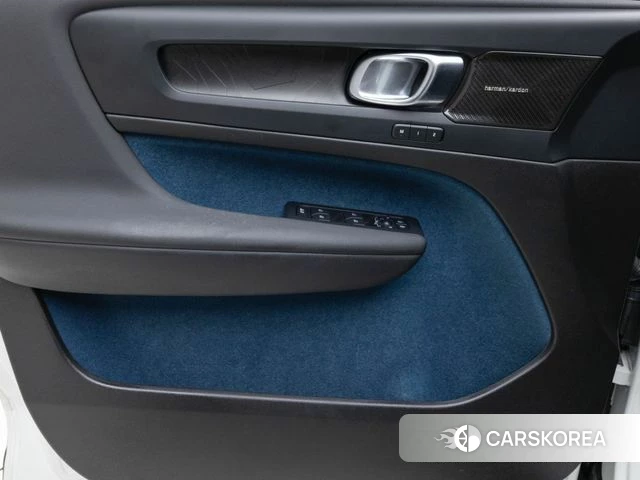 Volvo C40 Richards 2024 Белый из Кореи, фото 6