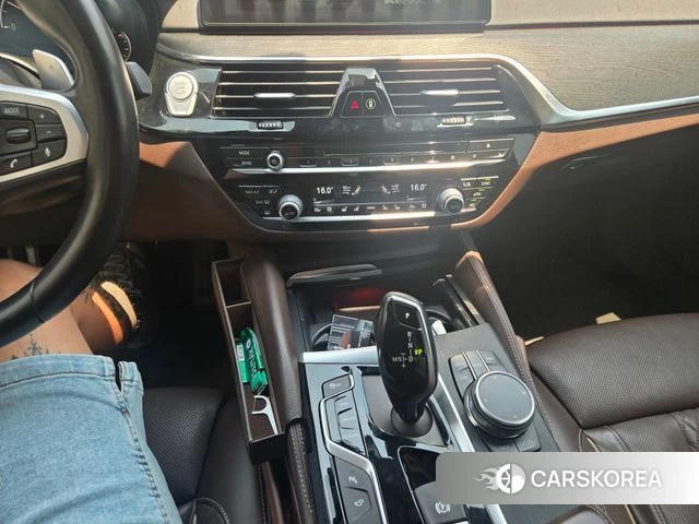 BMW 5 Series (G30) 2018 Белый из Кореи, фото 6