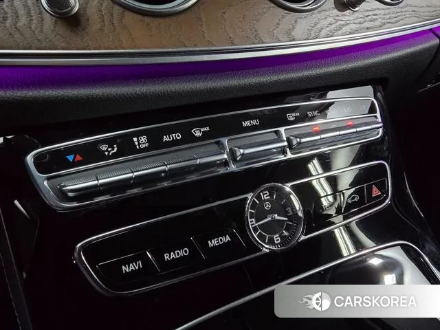 Mercedes-Benz E-Class W213 2019 Серебряный из Кореи, фото 6