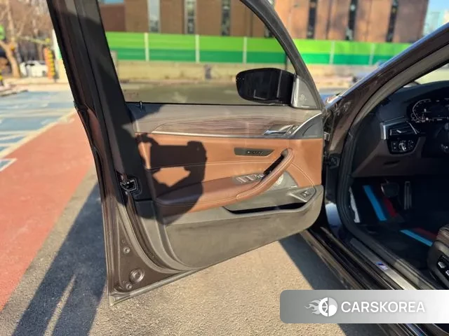 BMW 5 Series (G30) 2020 Серый из Кореи, фото 6