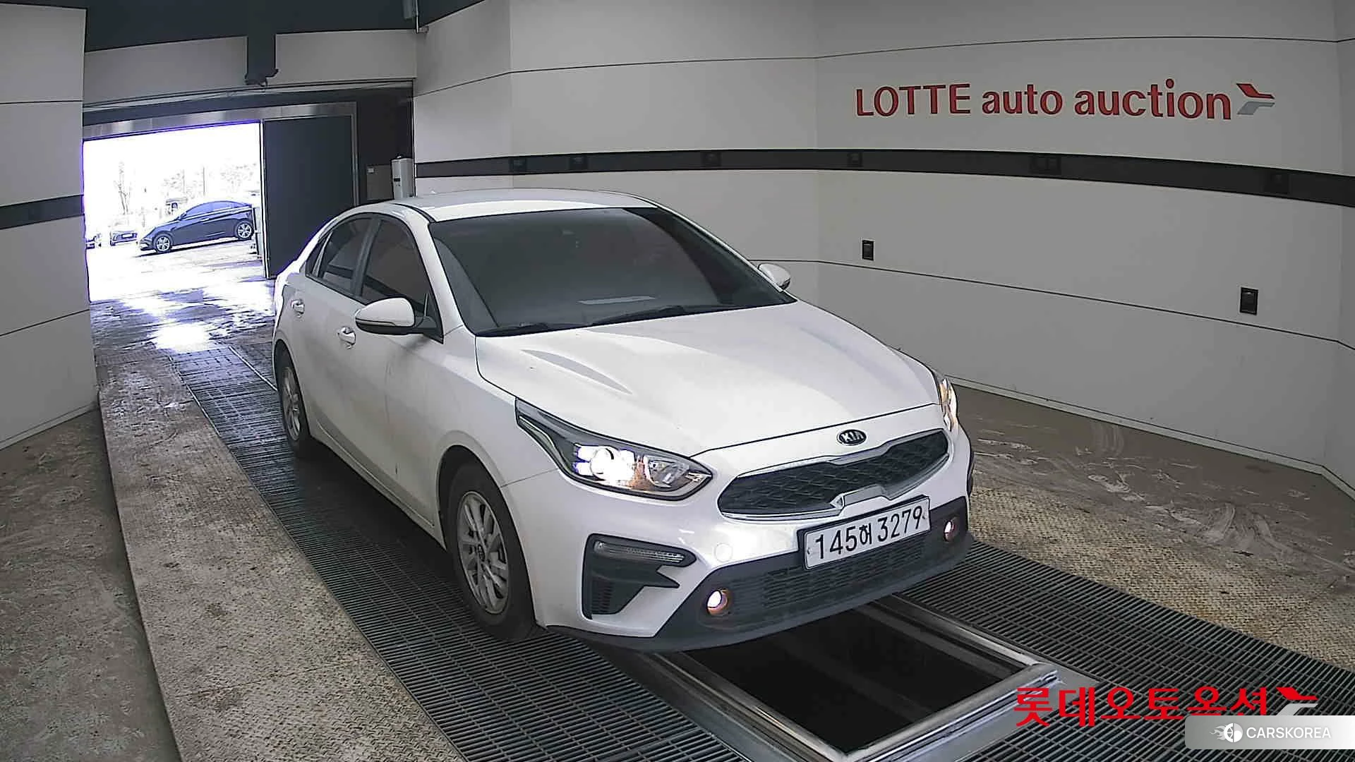 Kia K3 2020 Snow White Pearl из Кореи, фото 6