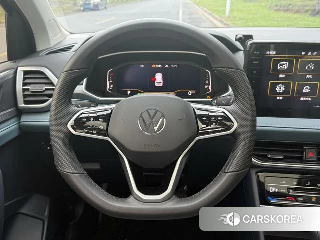 Volkswagen Tuyue 2024 Темно-серый из Китая, фото 6