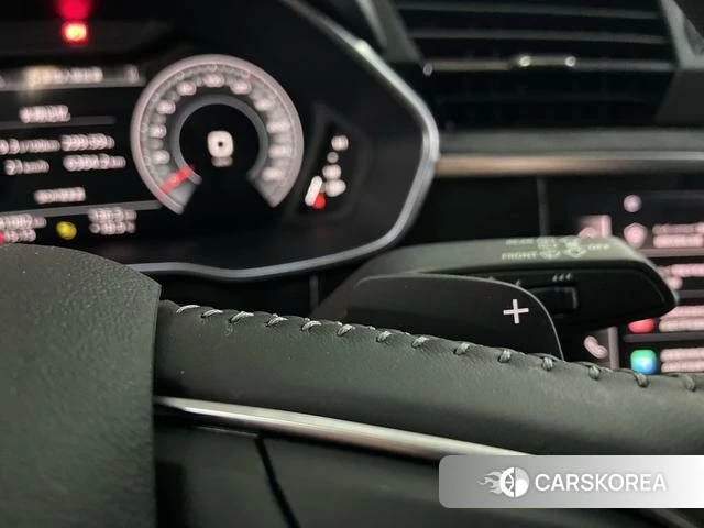 Audi Q3 2022 Темно-серый из Китая, фото 6