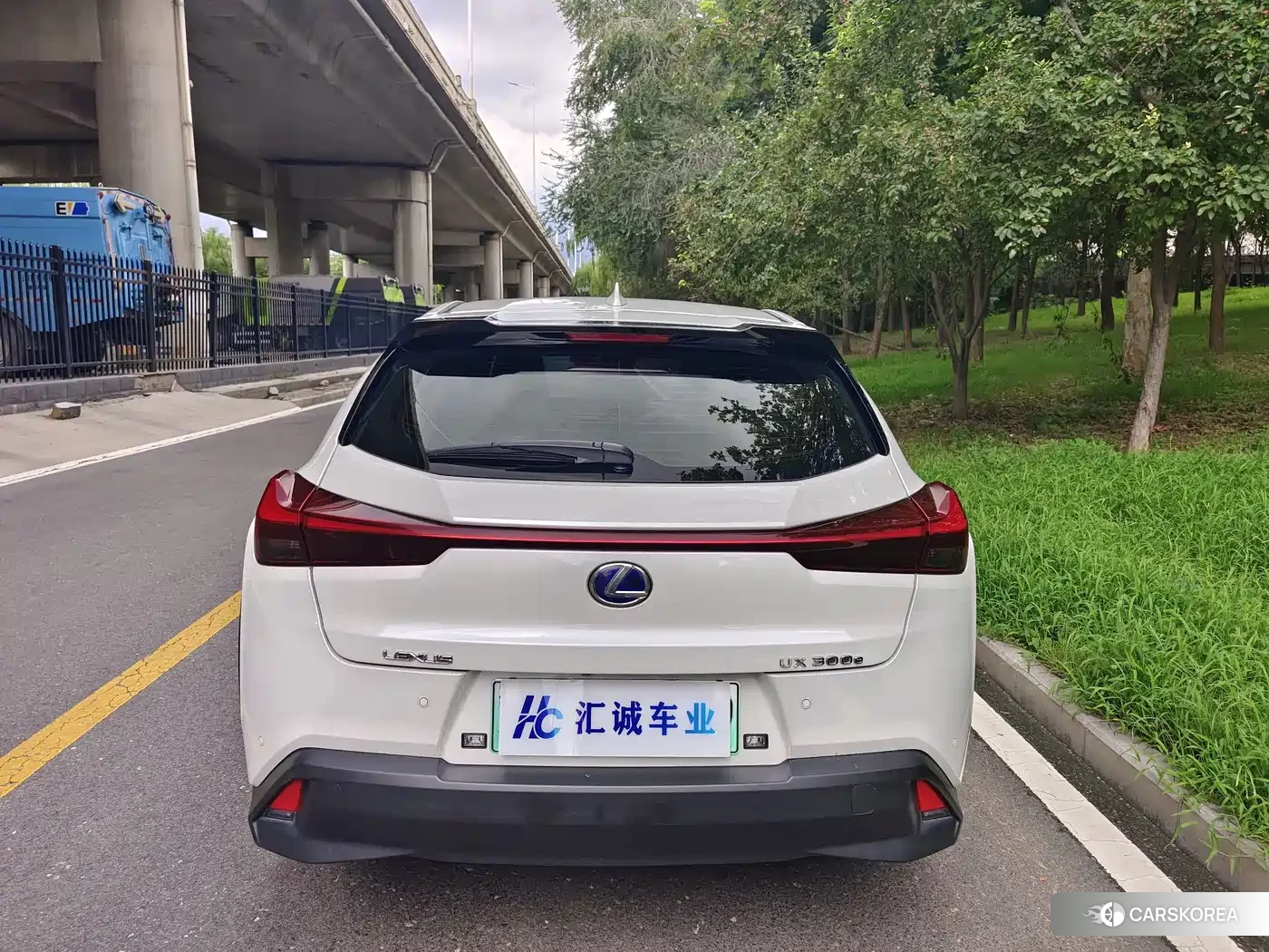 Lexus UX 2023 Белый из Китая, фото 6