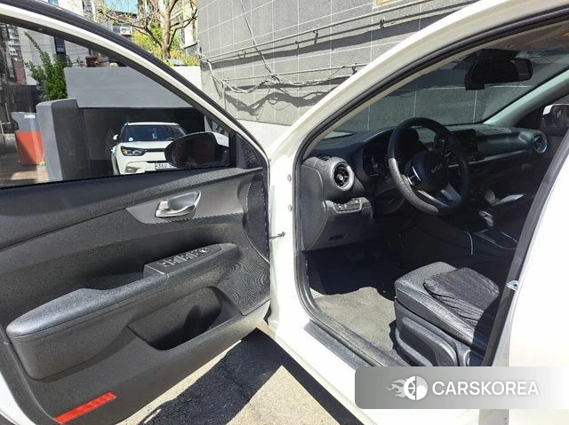 Kia The New K3 2nd generation 2021 Белый из Кореи, фото 6