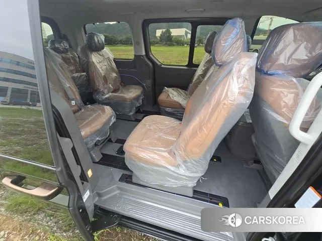 Hyundai Staria 2025 Белый из Кореи, фото 6