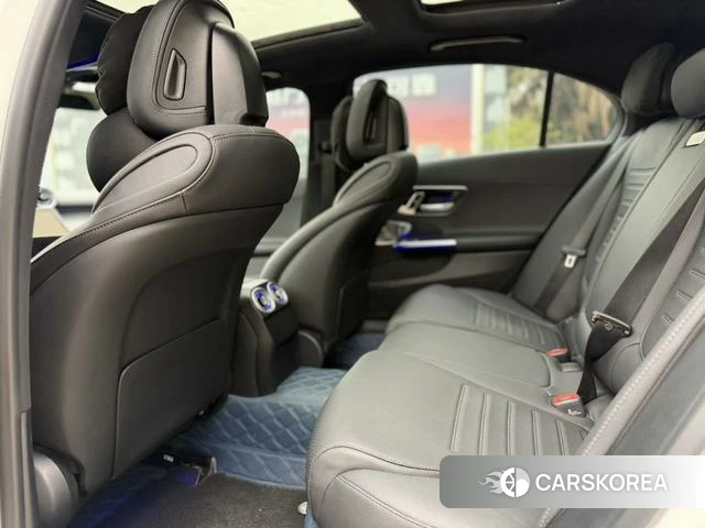 Mercedes-Benz Class C 2025 Белый из Китая, фото 6