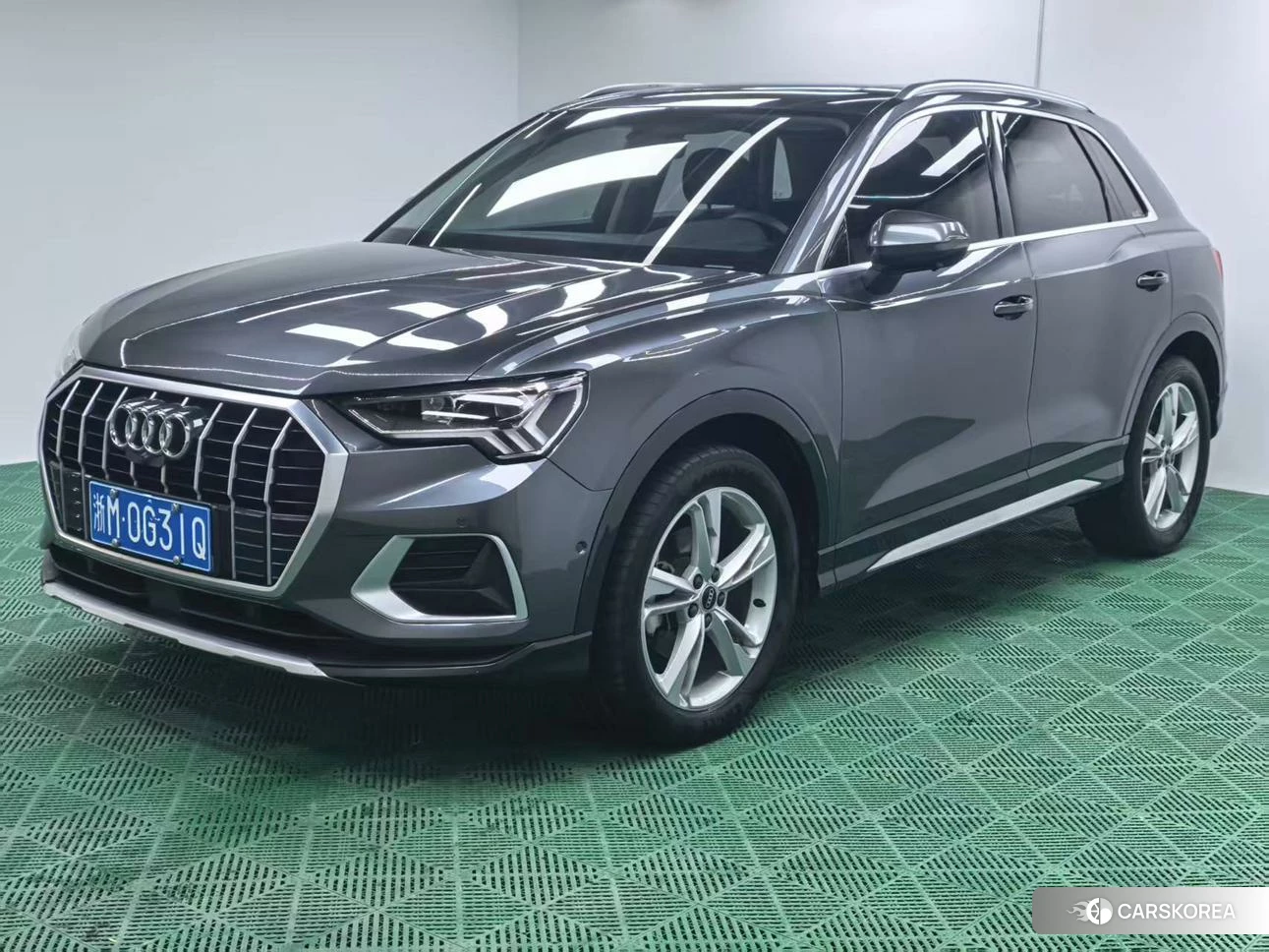 Audi Q3 2020 Темно-серый из Китая, фото 6