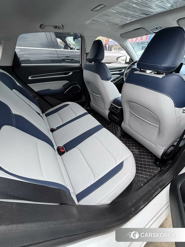 Geely Automobile Emgrand 2023 Белый из Китая, фото 6