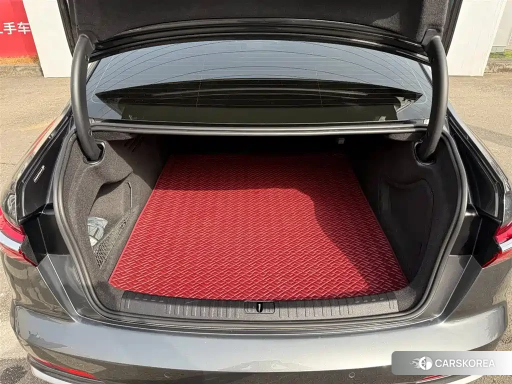 Audi A6L 2023 Silver/gray из Китая, фото 6