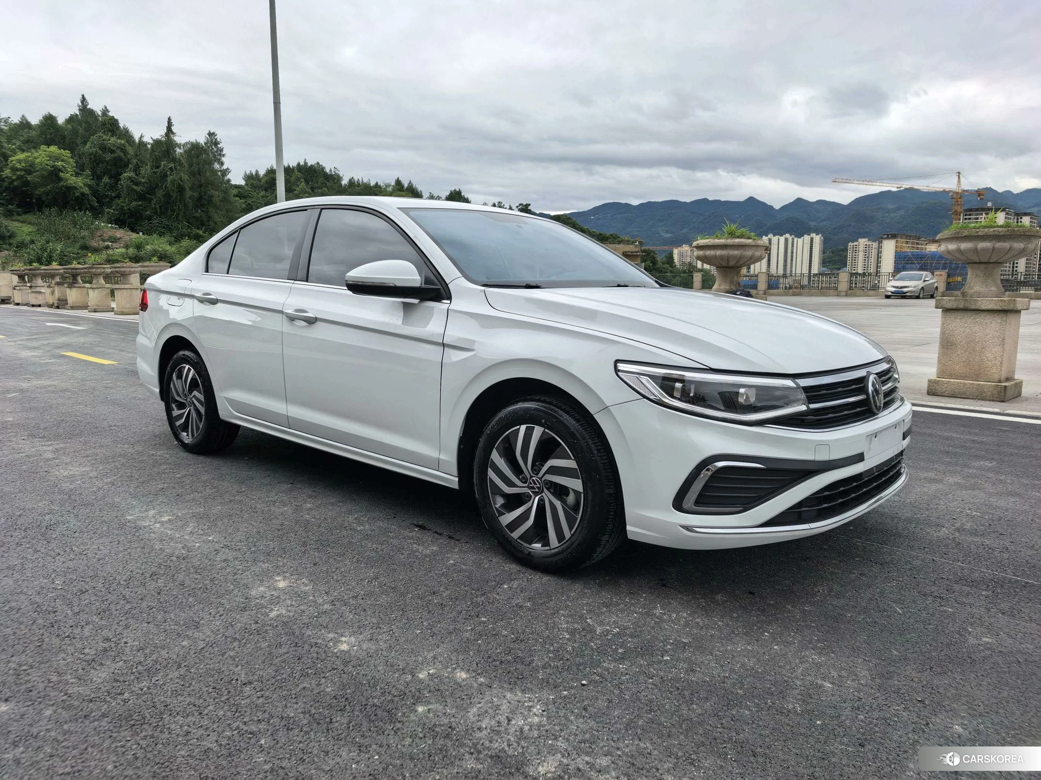 Volkswagen Bora 2024 Белый из Китая, фото 6