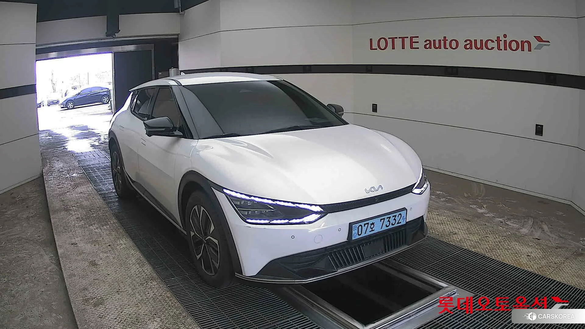 Kia EV6 2022 Snow White Pearl из Кореи, фото 6