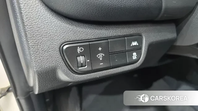 Kia Seltos 2022 Белый из Кореи, фото 6