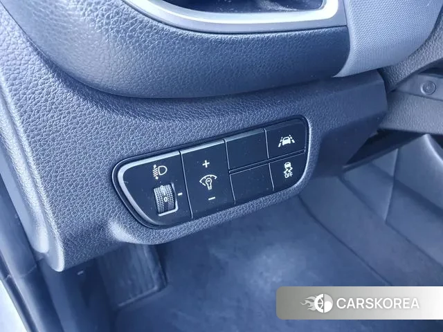 Kia Seltos 2022 Белый из Кореи, фото 6