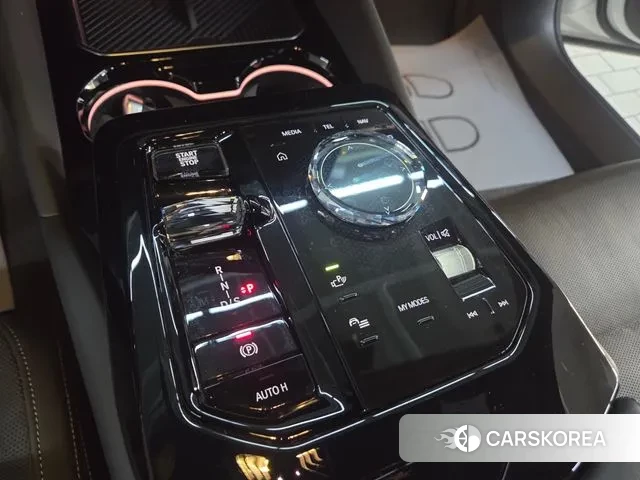 BMW 5 Series (G60) 2023 Белый из Кореи, фото 6