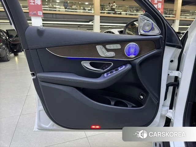 Mercedes-Benz GLC 2023 Белый из Китая, фото 6
