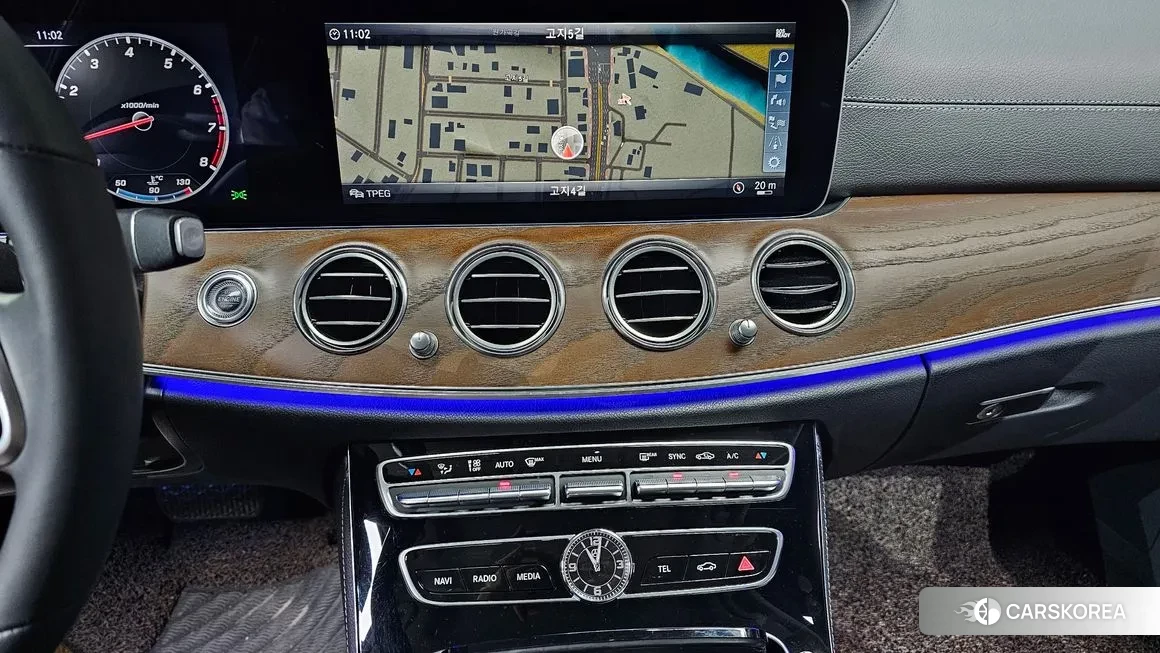 Mercedes-Benz E-Class W213 2019 Серебристо-серый из Кореи, фото 6