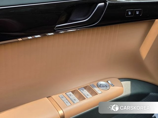 Hyundai Grandeur Hybrid (GN7) 2023 Черный из Кореи, фото 6