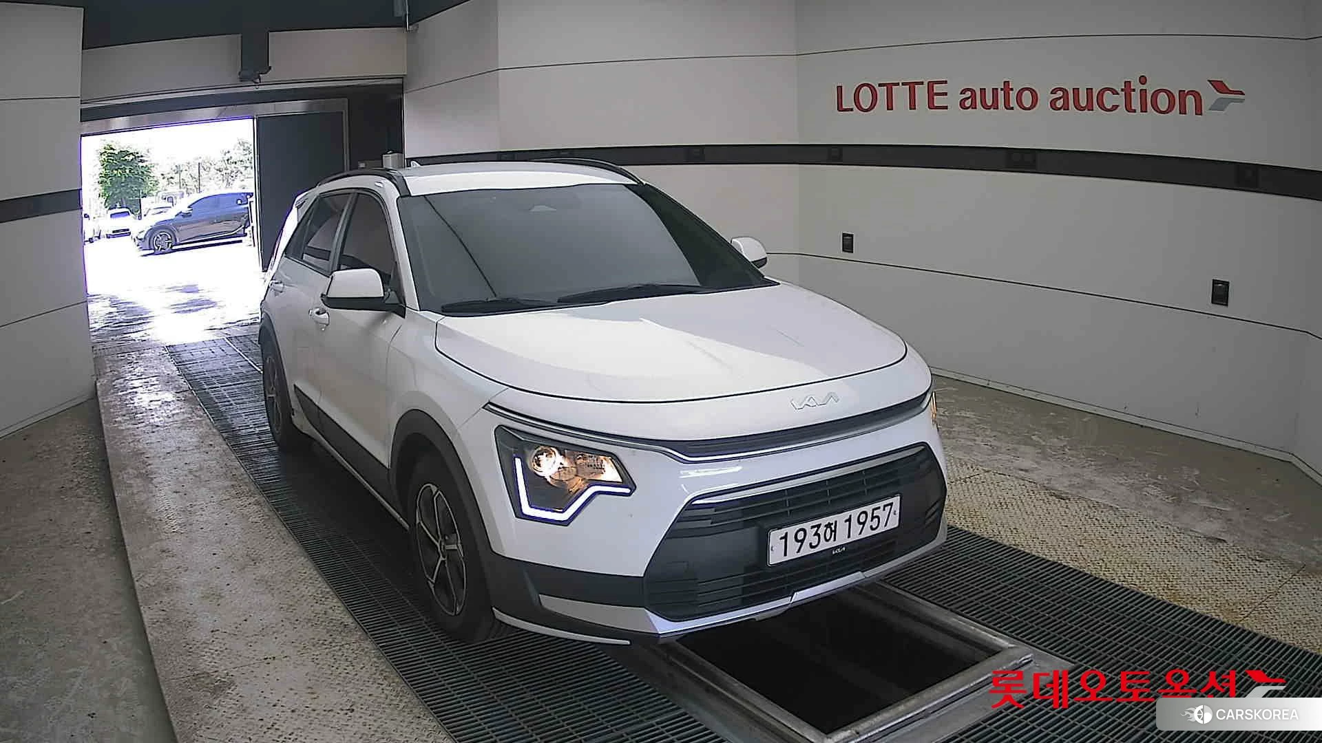 Kia Niro Hybrid 2022 Snow White Pearl (optional) из Кореи, фото 6
