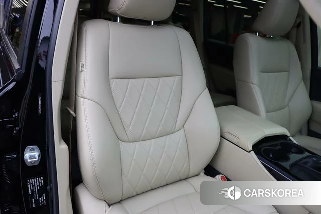 Toyota Land Cruiser (imported) 2024 Черный из Китая, фото 6